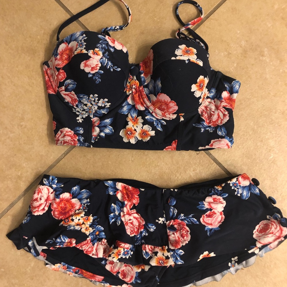 Seafolly 2 Piece Swimsuit and so adorable.  Floral